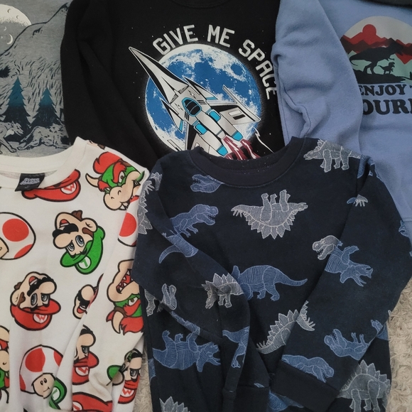 LARGE Kids Graphic Sweatshirt Bundle - Picture 4 of 6